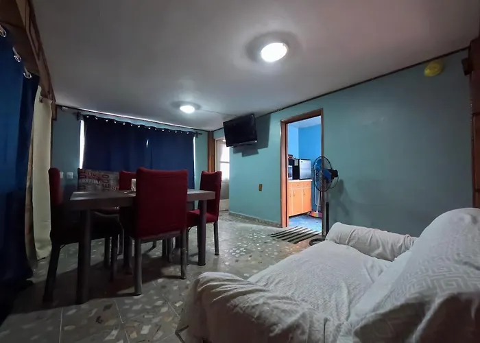 Departamento De La Rosa Enfrente De Terminal 2 Wifi Free Apartment